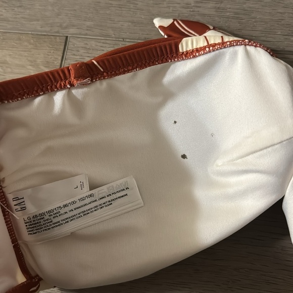 NWOT! GAP Ivory and Burgundy Floral Bunny-Tie Bandeau Bikini Top - Large 💎 - Picture 4 of 5